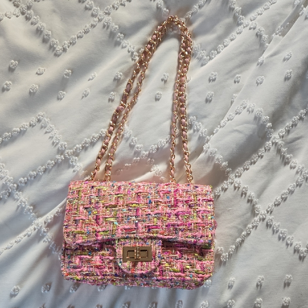 Chic Pink Tweed Chain Strap Bag
